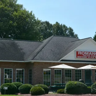 the outside of the restaurant