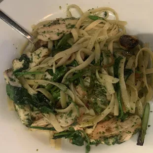 Build your own - fettuccini pesto with chicken, roasted garlic, spinach, and asparagus
