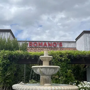 Romano&apos;s Chicago Style Deep Dish Pizza