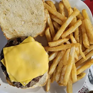 Cheeseburger with French fries