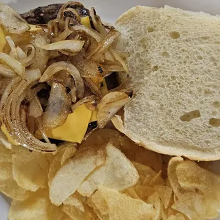 Cheeseburger with fried onions