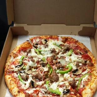 Roma&apos;s Special Pizza