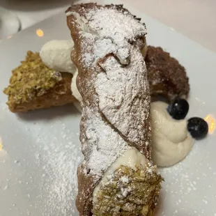 Cannoli Con Pistacchio