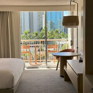 Image of the room, from the entryway