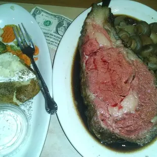 Monday night special at Romey&apos;s