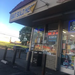 Bait sold here sign If your fishing