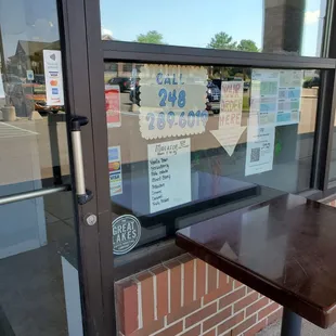 Only online orders with a 30 minute wait?  Never mind I'm going to Yates for Donuts!!!  8/19/2022