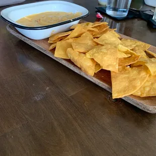 Chips &amp; Queso