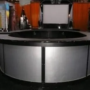 24' x 12' King Oval Bar, 4 to 5 bartenders at once.