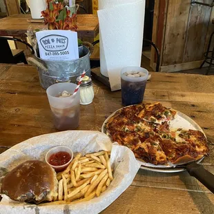 Pizza and burger delicious! Adorable atmosphere, very friendly staff! Will definitely be back!