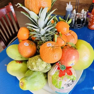 Decorations for Lunar New year. Mâm  ngũ quả của ngày Tết