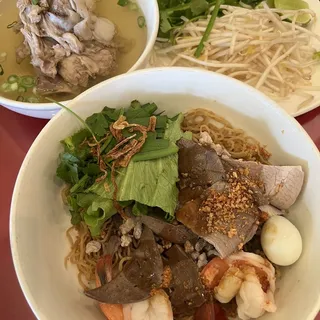 M Dac Biet Kho