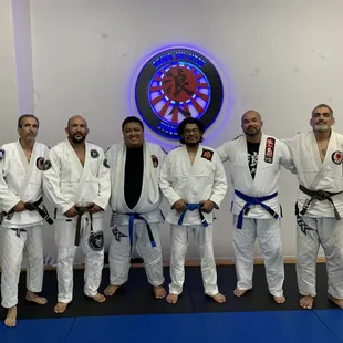 Instructors and students of the 6 am class!