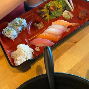 Sushi bento