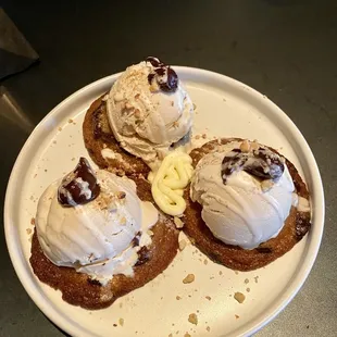 Chocolate Chip cookie topped with peanut butter ice cream, very good! Big enough to share for 3 ppl