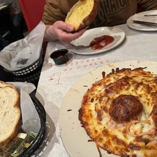 Baked spaghetti with meatballs