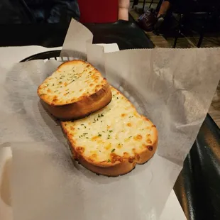 Garlic cheese bread