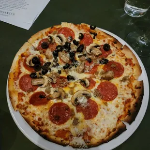 Pisano pizza (no red onions and only half worth olives)