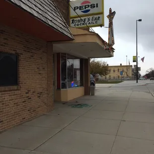 Ronnie's Bar