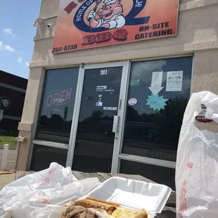 the outside of the restaurant