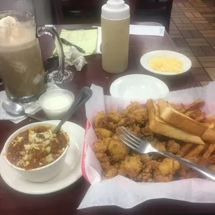 Chicken bite dinner plate w 8oz chilli &amp; beans