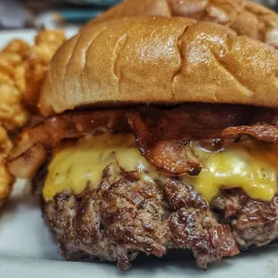 Bacon cheeseburger. Yum!!!