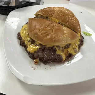 Jumbo Cheeseburger w Tots will hit the spot