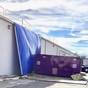 Rolloffs provided for Roofing whether residential or Industrial. No job too small or too large. Call for a quote! 4002-450-3495