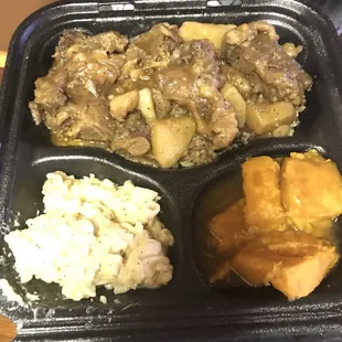 Oxtails. Mac &amp; cheese and sweet potatoes