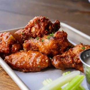 food, chicken wings, chicken, bbq wings, fried chicken, fried chicken wings, poultry, bbq chicken, chicken wings and fried chicken