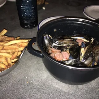 Beer Steamed Pei Mussels