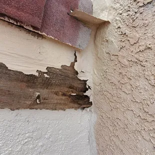 Terrible quality of work. I asked Ricardo to inspect and replace rotten facia. I was told it is not rotten.