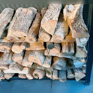 Logs for the wood fire oven