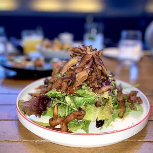 Crispy shiitake salad