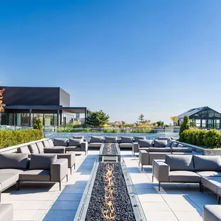 Elevate your dining experience with us at Rooftop Kitchen. Perched atop City Ridge in NW DC, our views are as spectacular as our flavors.