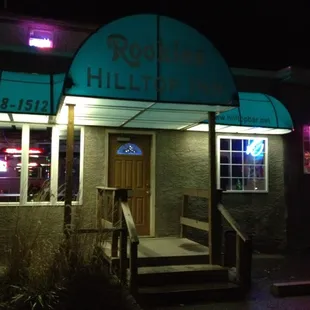 Rookies Hilltop Inn