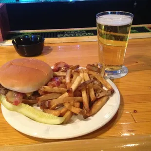 Wednesday special. 2.50 draft budlight and 6.50 for the burger and fries.