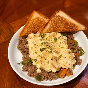 Cottage Pie, it&apos;s Shepherd&apos;s Pies beefy cousin