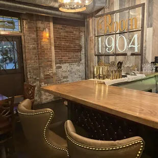 sushi and sashimi, interior