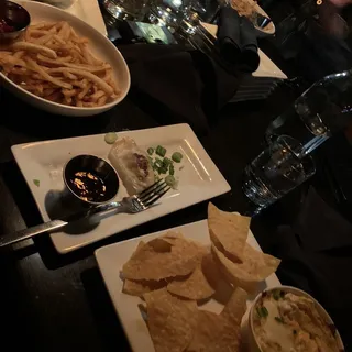 Spicy Chicken Queso Dip