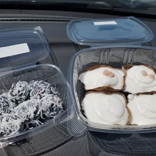 Khanom Tom and Coconut Pudding (with Taro and Corn)