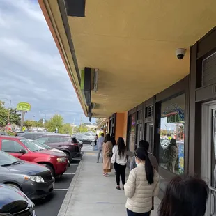 Saturday morning grocery line
