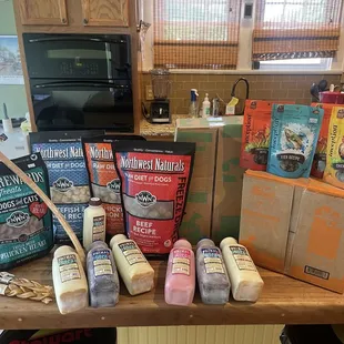 Pet store haul! Frozen raw patties, freeze dried raw nuggets and treats, chews, and treats!