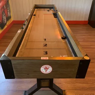 Shuffle board