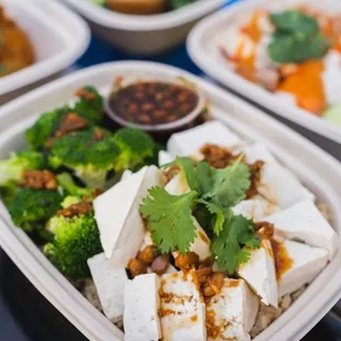 tofu, broccoli, and carrots