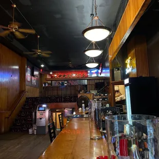 Love this bar the staff are amazing and very helpful! Wonderful bartenders and kitchen crew!