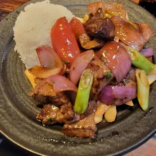Lomo saltado