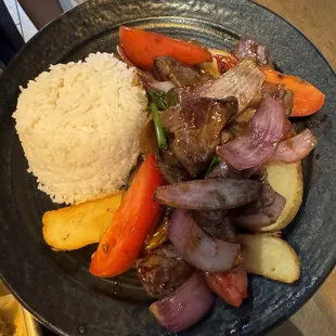 Lomo saltado