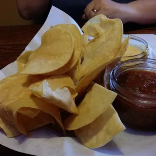 Queso, Salsa & Chips