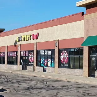 the outside of a restaurant